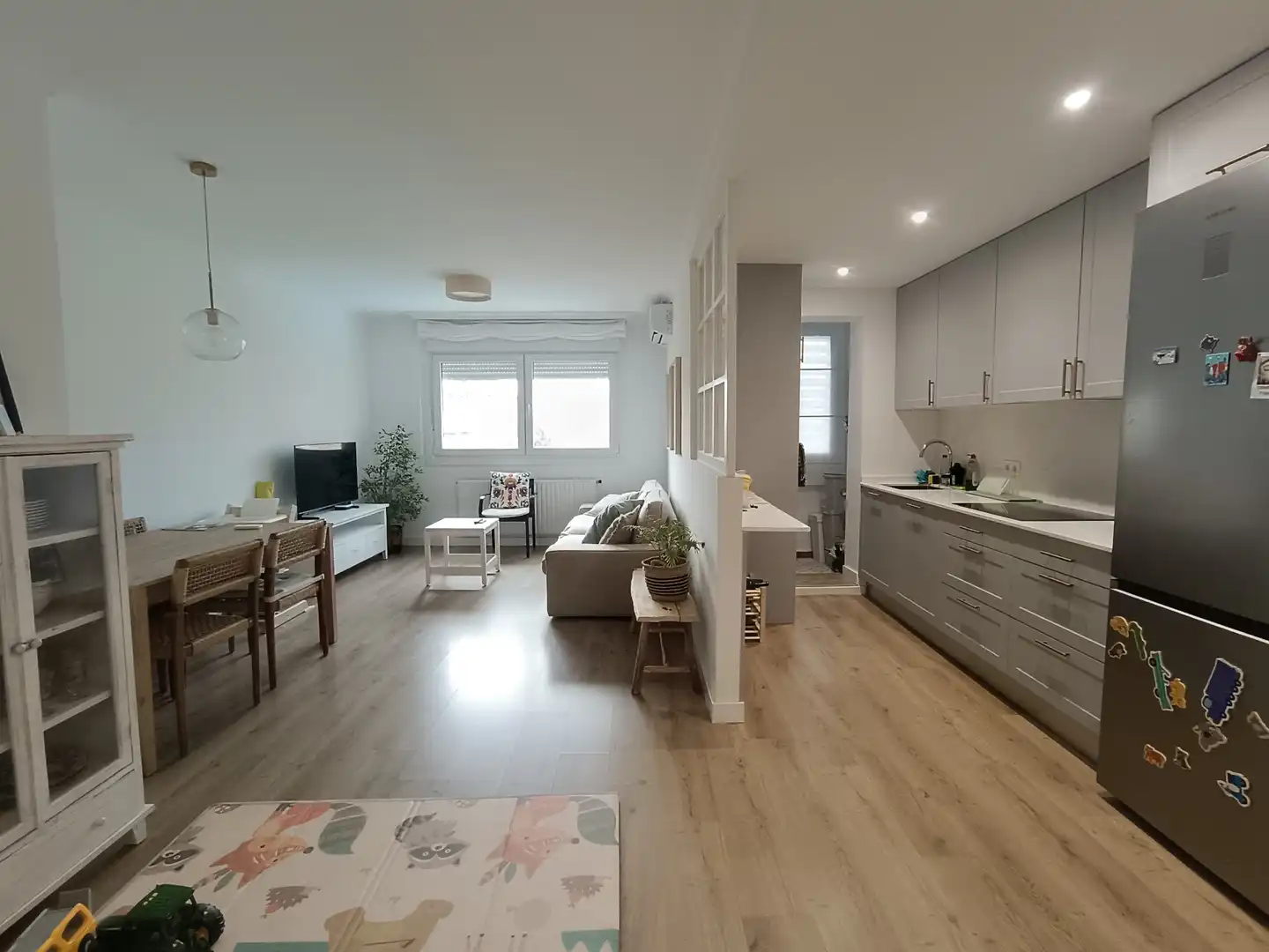 Living room of Flat for rent in Villanueva del Pardillo  with Air Conditioner, Heating and Parquet flooring