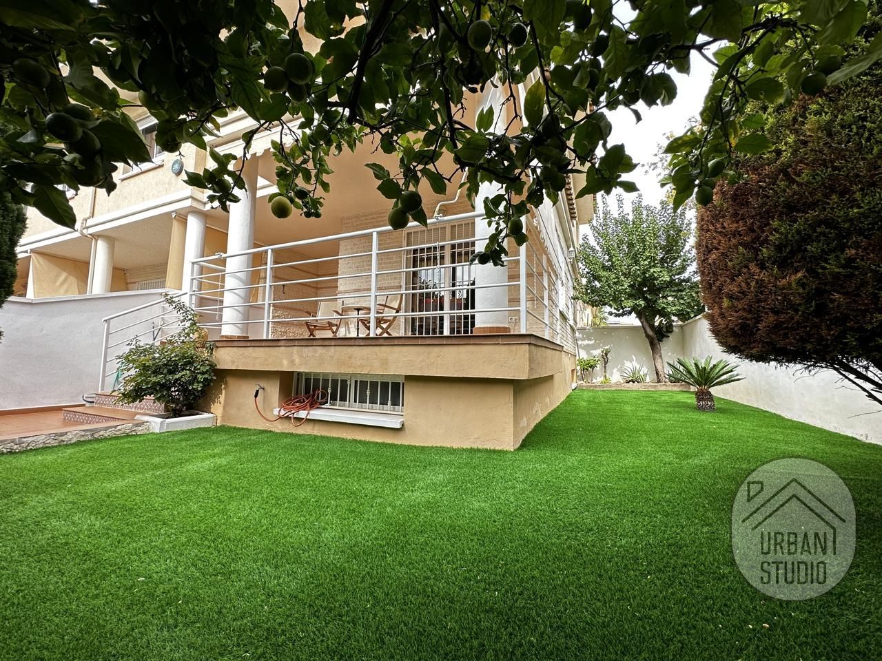 Jardí de Casa o xalet en venda en Elda amb Aire condicionat, Jardí privat i Terrassa