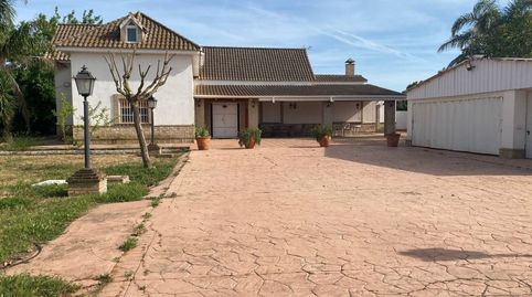 Chalet unifamiliar en venta en Carmona, imagen 2