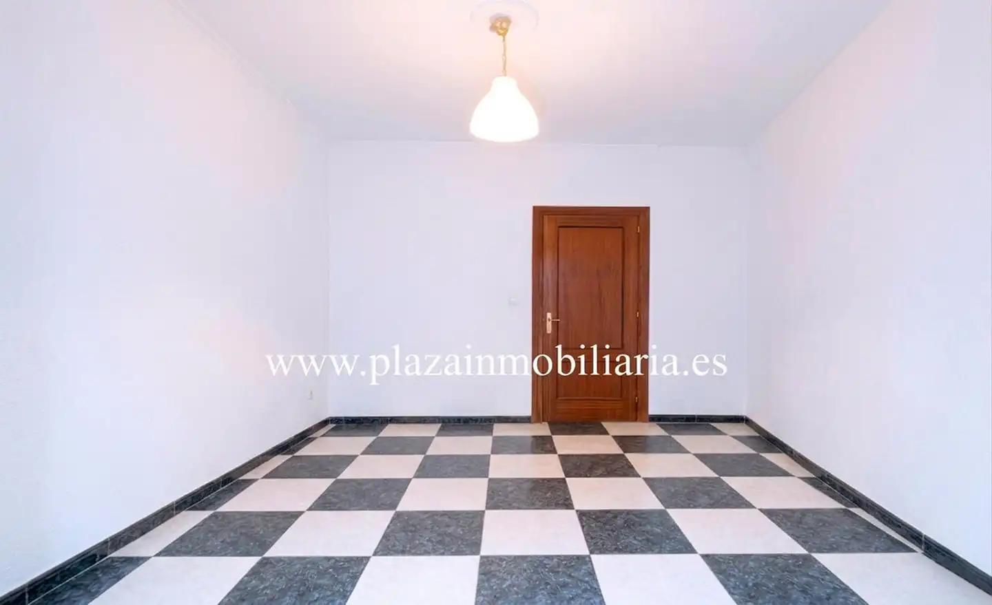 Planta baja en venta en Lucena con Terraza y Trastero