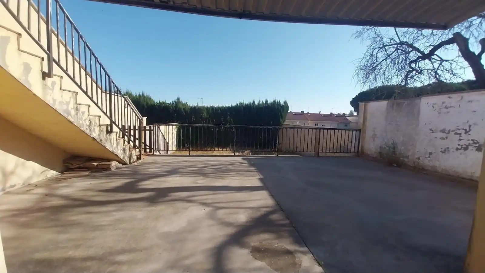 Aparcament de Casa adosada en venda en Tudela de Duero amb Calefacció i Terrassa