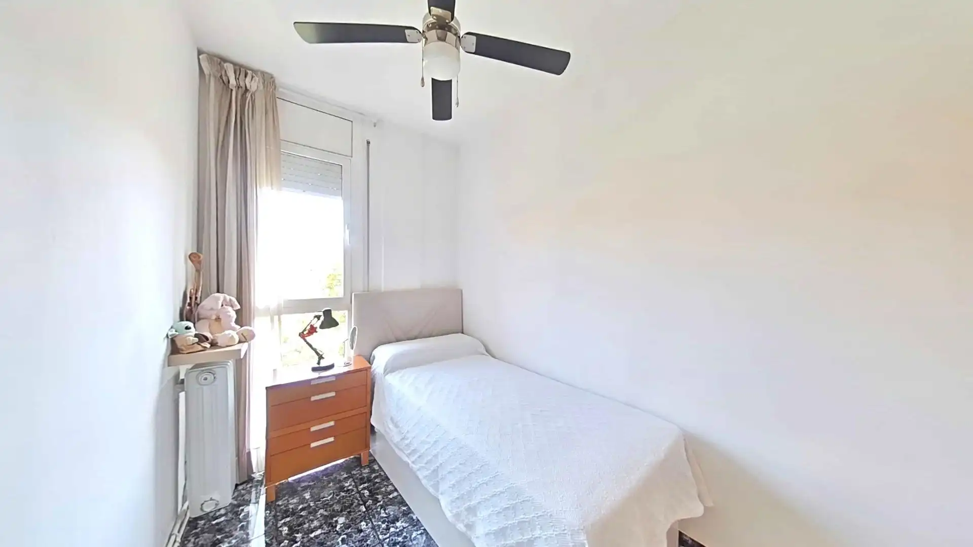 Schlafzimmer von Wohnung zum Verkauf in Sabadell mit Heizung, Parkett und Balkon