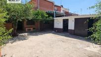 Vista exterior de Casa adosada en venda en  Córdoba Capital amb Aire condicionat, Calefacció i Terrassa