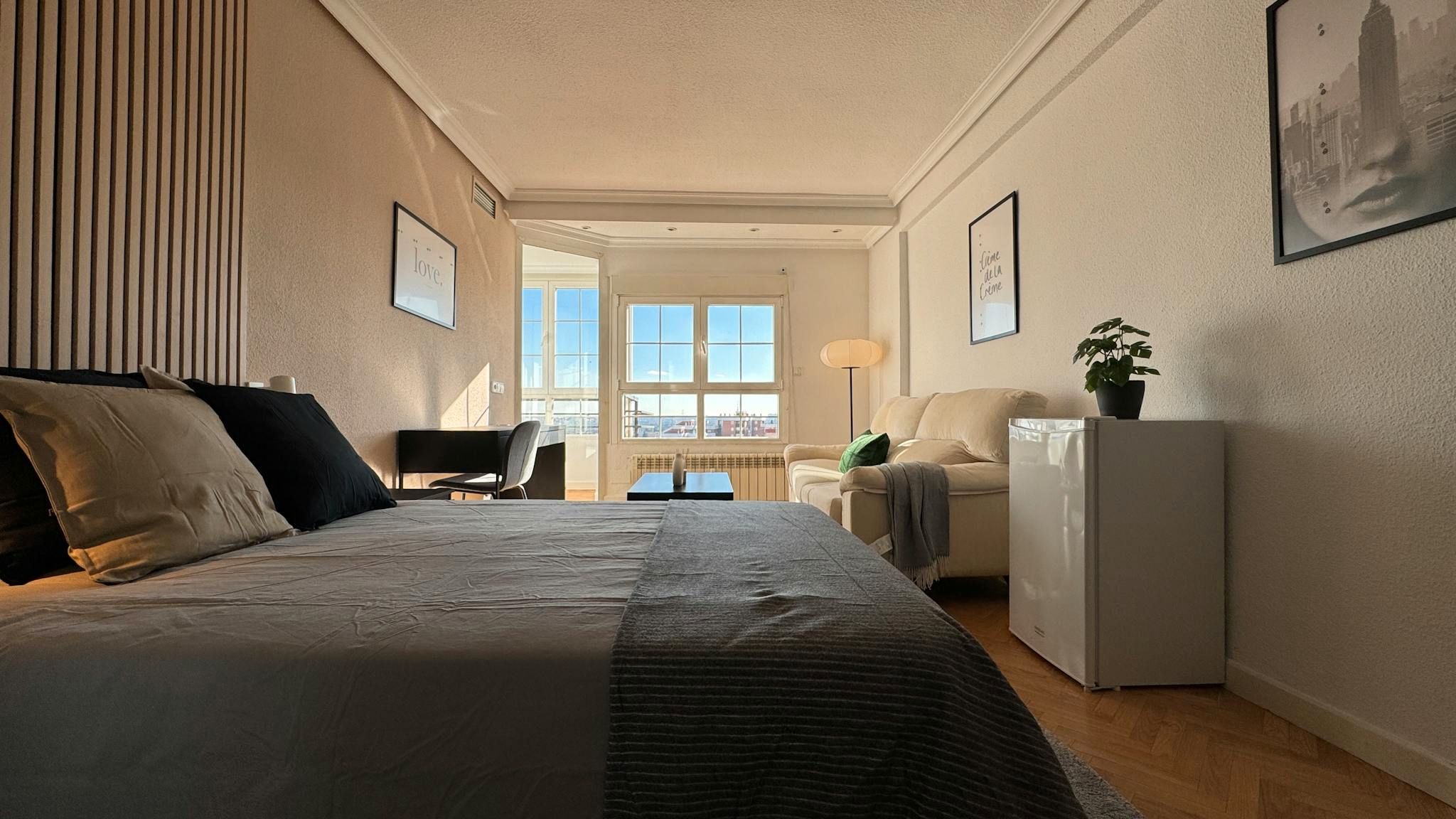 Dormitori de Pis de lloguer en  Madrid Capital amb Aire condicionat, Calefacció i Moblat