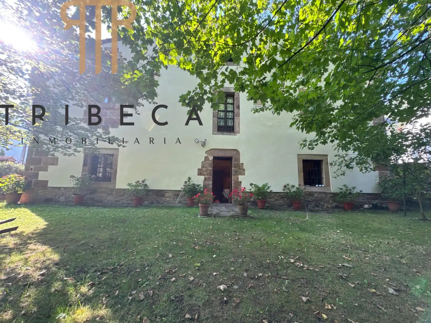 Außenansicht von Country house zum Verkauf in Valdáliga
