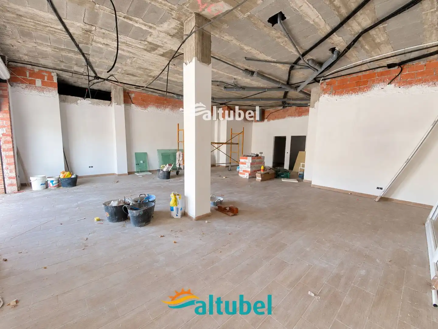 Local comercial de lloguer a estacion 28, imagen 8