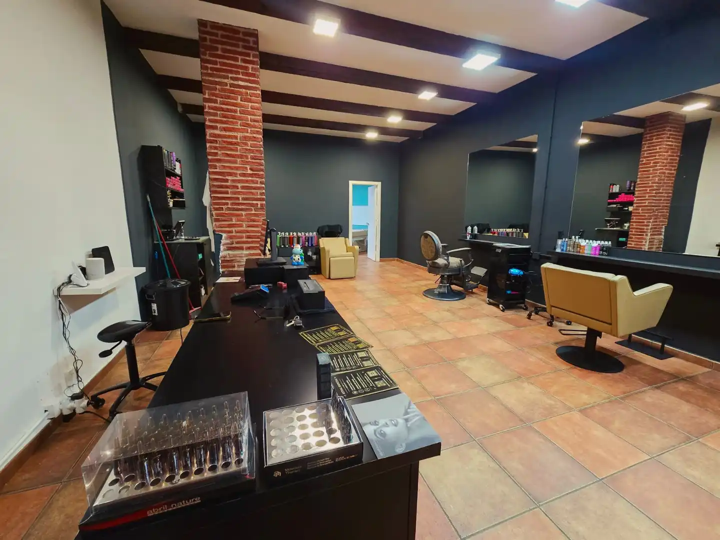 Business premises for transfer in Carrer de Ramon J. Sender, imagen 14