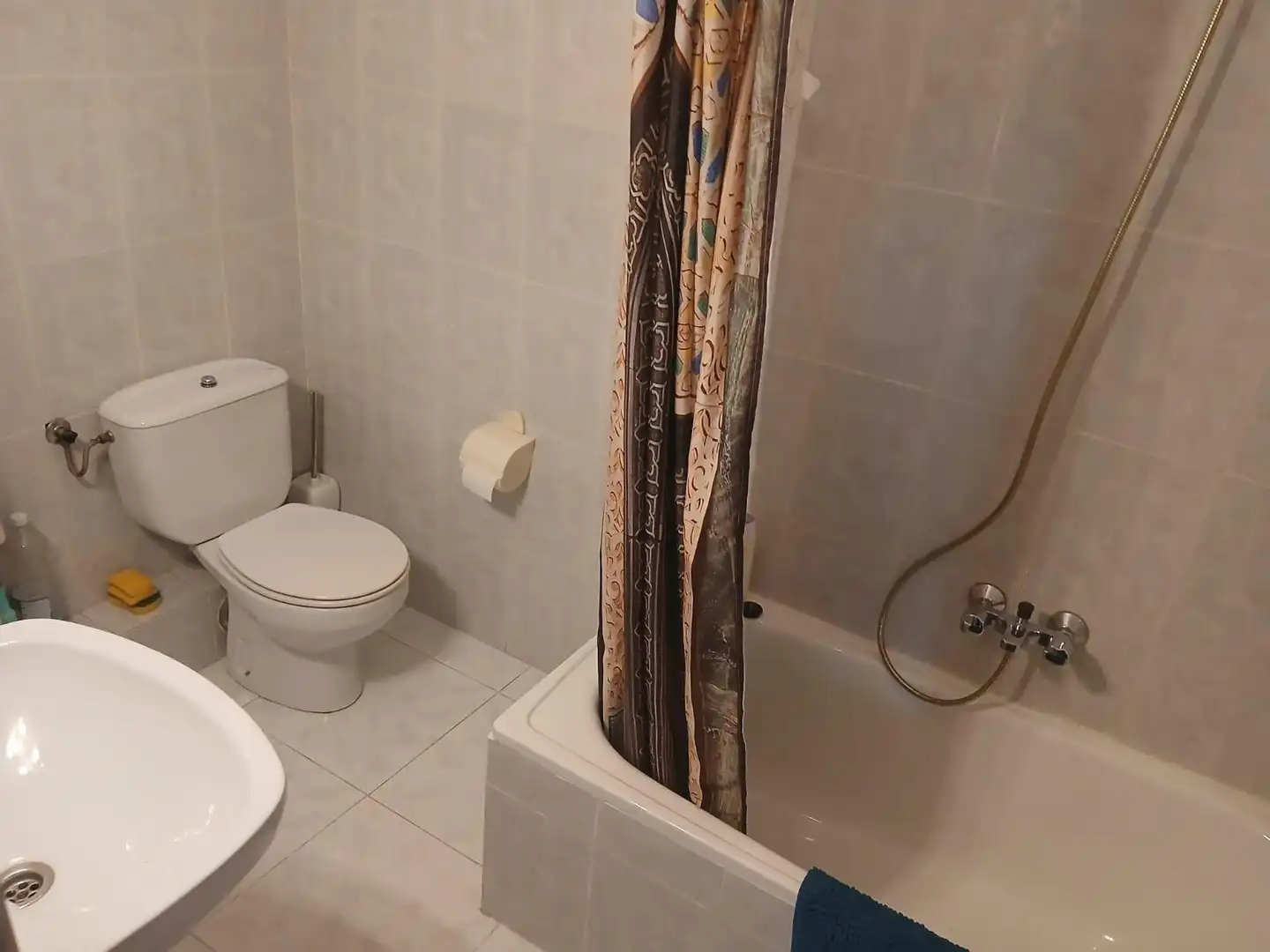 Baño de Apartamento en venta en Cáceres con Calefacción, Terraza y Amueblado