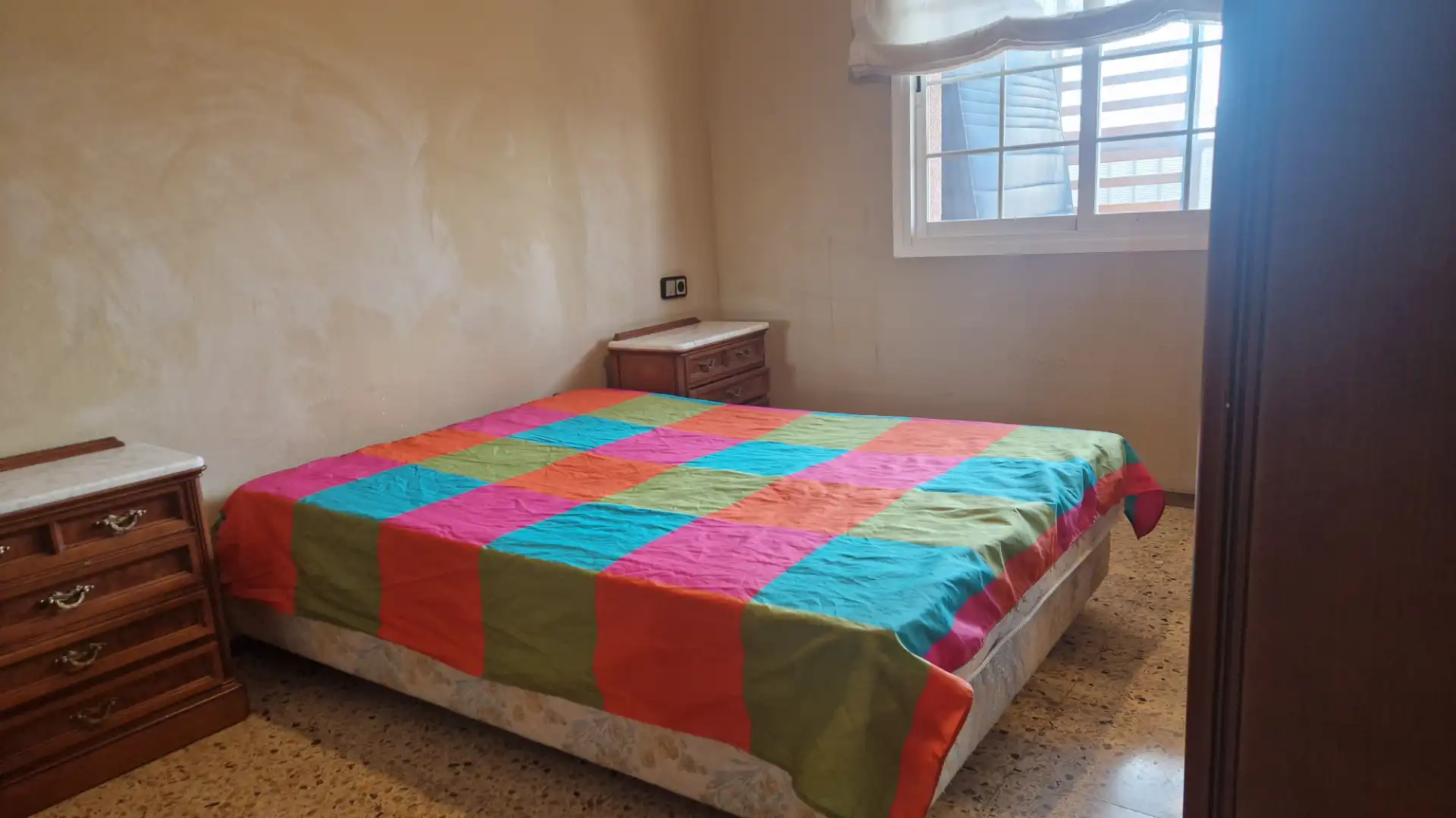 Schlafzimmer von Dachboden zum Verkauf in Santa Coloma de Gramenet mit Klimaanlage, Heizung und Terrasse