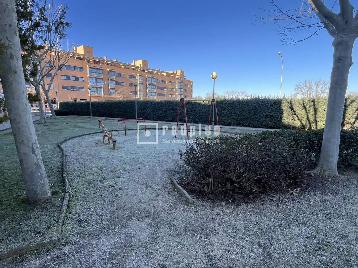 Parking de Piso en venta en Madrid con Aire acondicionado, Calefacción y Jardín privado