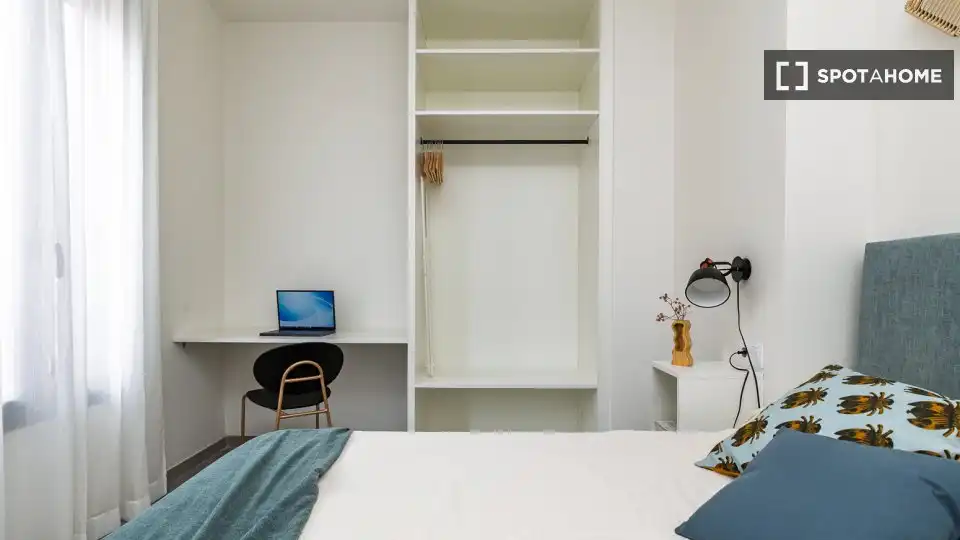 Habitación de Piso de alquiler en Valencia con Aire acondicionado, Calefacción y Amueblado