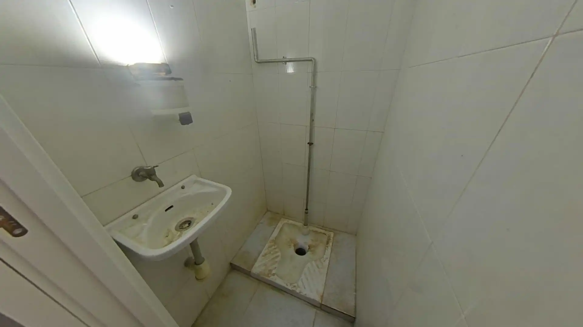 Bathroom of Houses for sale in Morón de la Frontera  with Terrace and Balcony