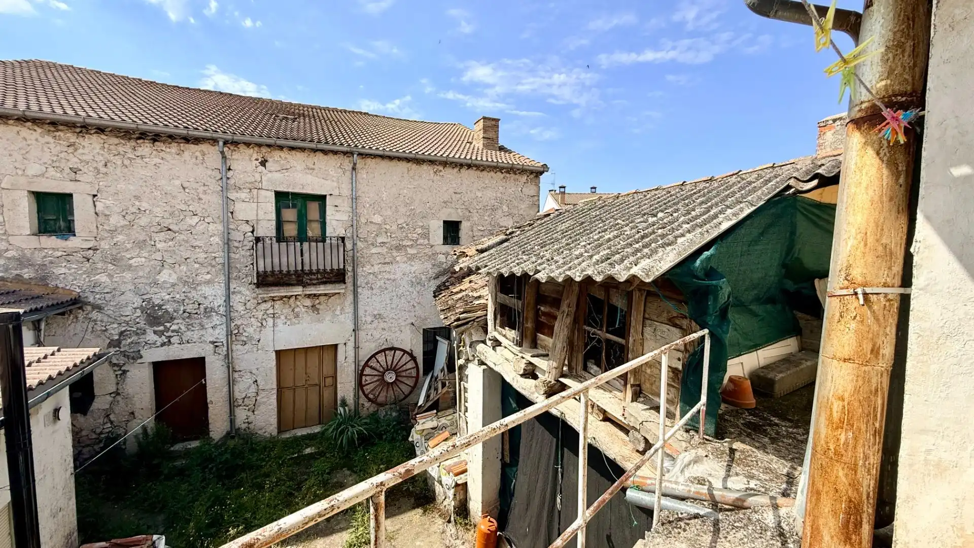 Vista exterior de Casa o xalet en venda en Olombrada amb Moblat i Balcó