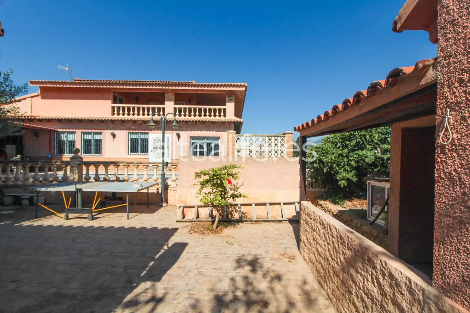 Vista exterior de Casa o chalet en venta en L'Alfàs del Pi con Aire acondicionado, Calefacción y Jardín privado