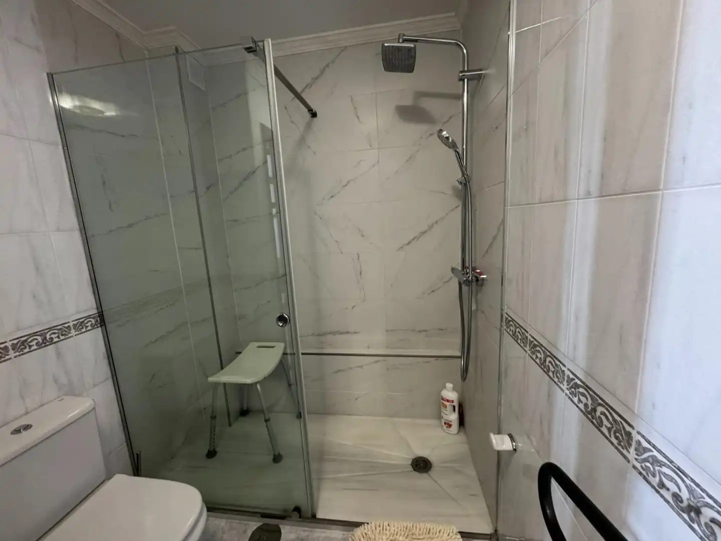 Baño de Casa adosada en venta en Rincón de la Victoria con Aire acondicionado, Calefacción y Jardín privado