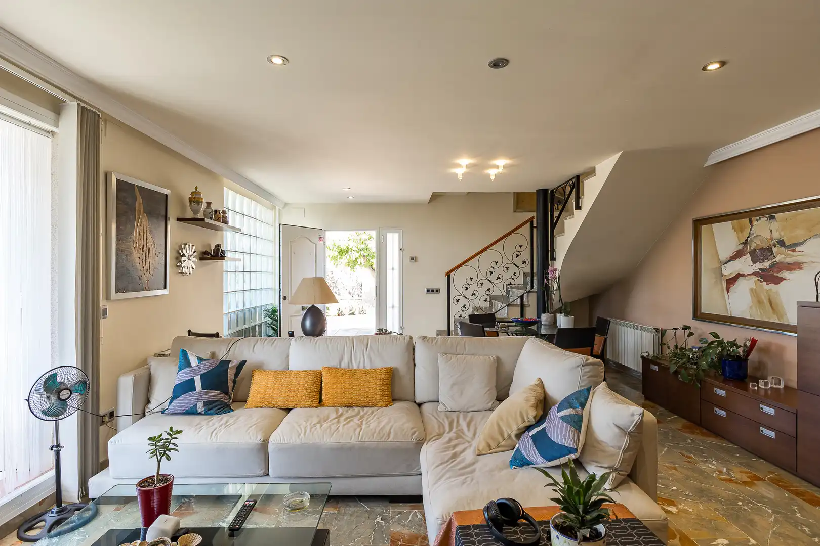 Sala de estar de Casa o chalet en venta en Cubelles con Aire acondicionado, Calefacción y Jardín privado