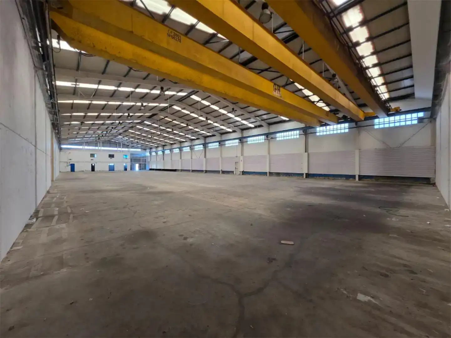 Außenansicht von Fabrikhallen zur Miete in Llanera
