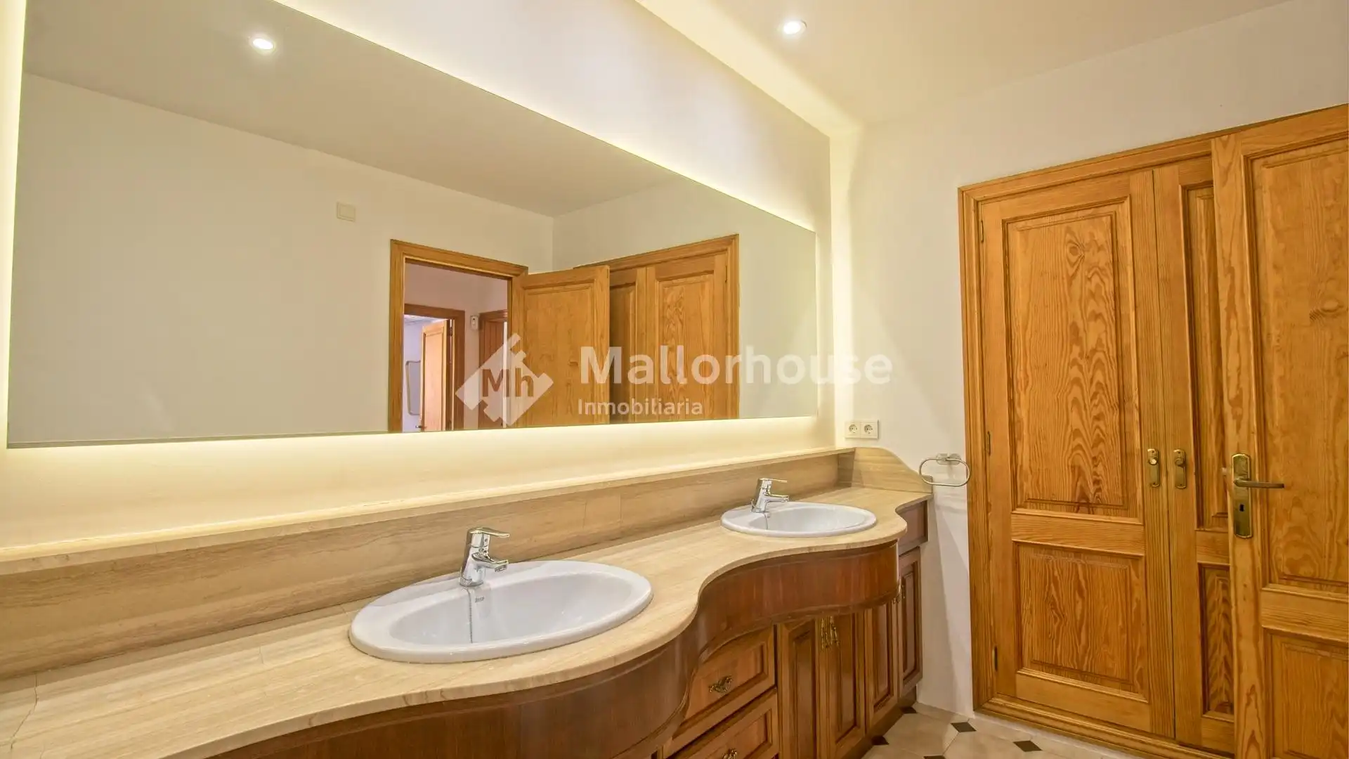Bathroom of Detached homes for rent in Muro  with Terrace and Furnished