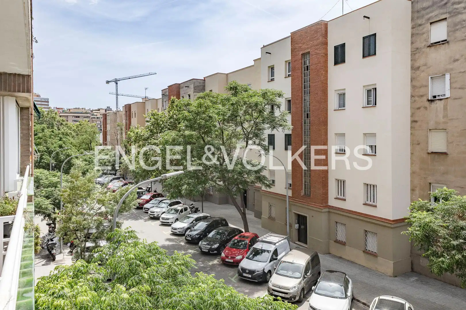 Außenansicht von Wohnung zum Verkauf in Barcelona mit Klimaanlage, Heizung und Parkett