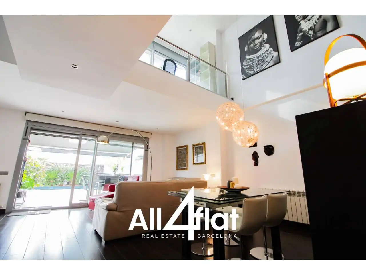 Sala de estar de Casa o chalet de alquiler en L'Hospitalet de Llobregat con Aire acondicionado, Calefacción y Jardín privado