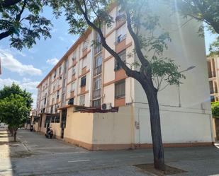 Exterior view of Flat for sale in  Sevilla Capital