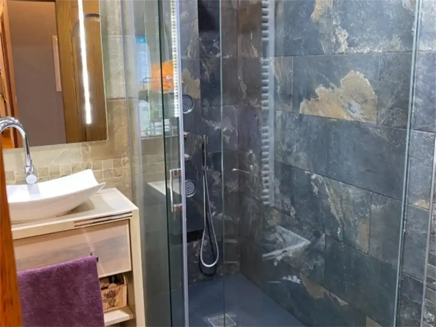 Badezimmer von Wohnung zum Verkauf in Almazán mit Klimaanlage und Balkon