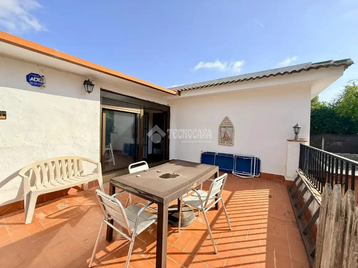 Terraza de Casa o chalet en venta en Vilanova i la Geltrú con Aire acondicionado, Terraza y Piscina