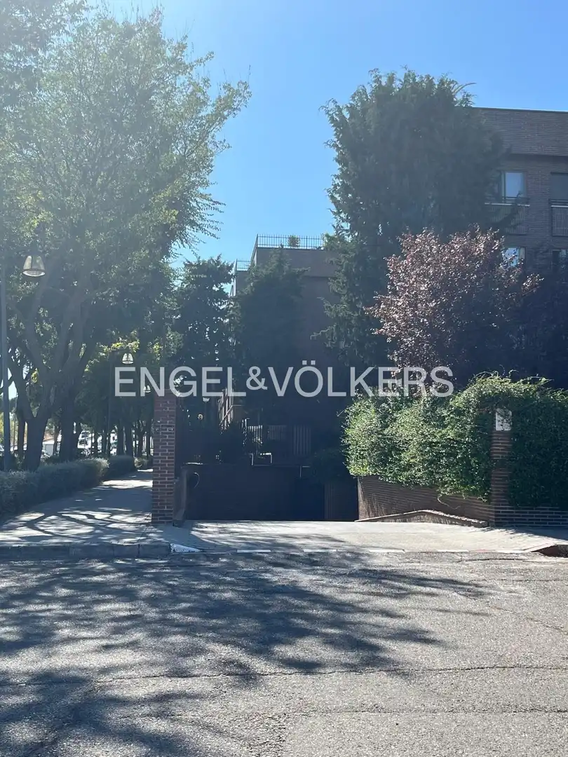 Vista exterior de Casa adosada en venta en Avenida Europa