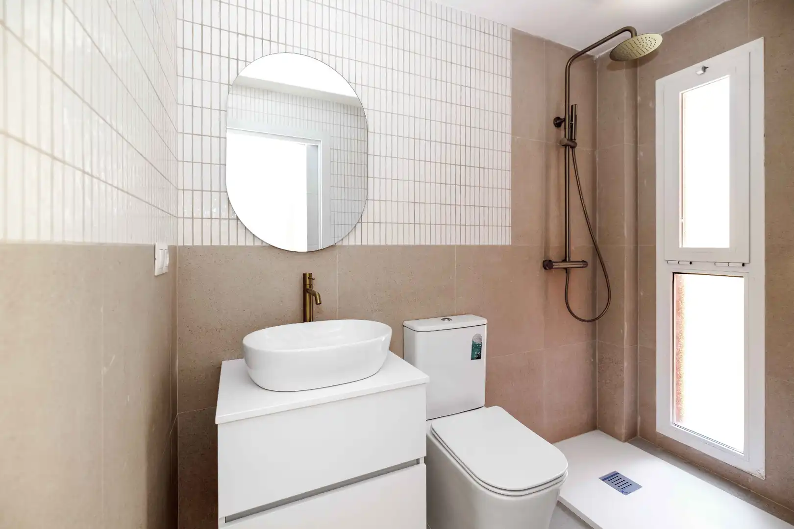 Baño de Apartamento en venta en Málaga con Aire acondicionado, Calefacción y Terraza
