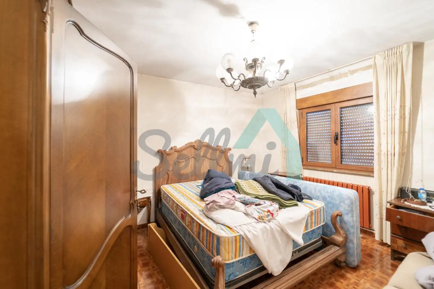 Dormitori de Casa adosada en venda en Oviedo  amb Calefacció, Terrassa i Traster