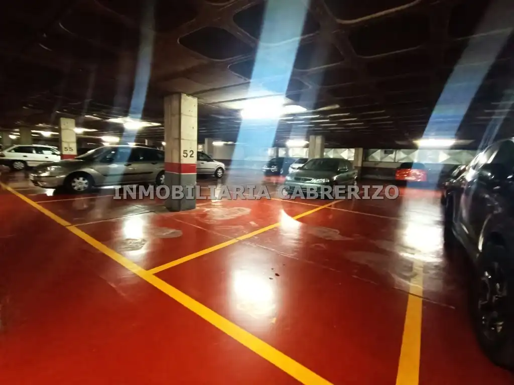Aparcament de Garatge en venda en  Logroño