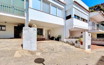 Vista exterior de Casa adosada en venda en L'Estartit amb Aire condicionat, Calefacció i Moblat