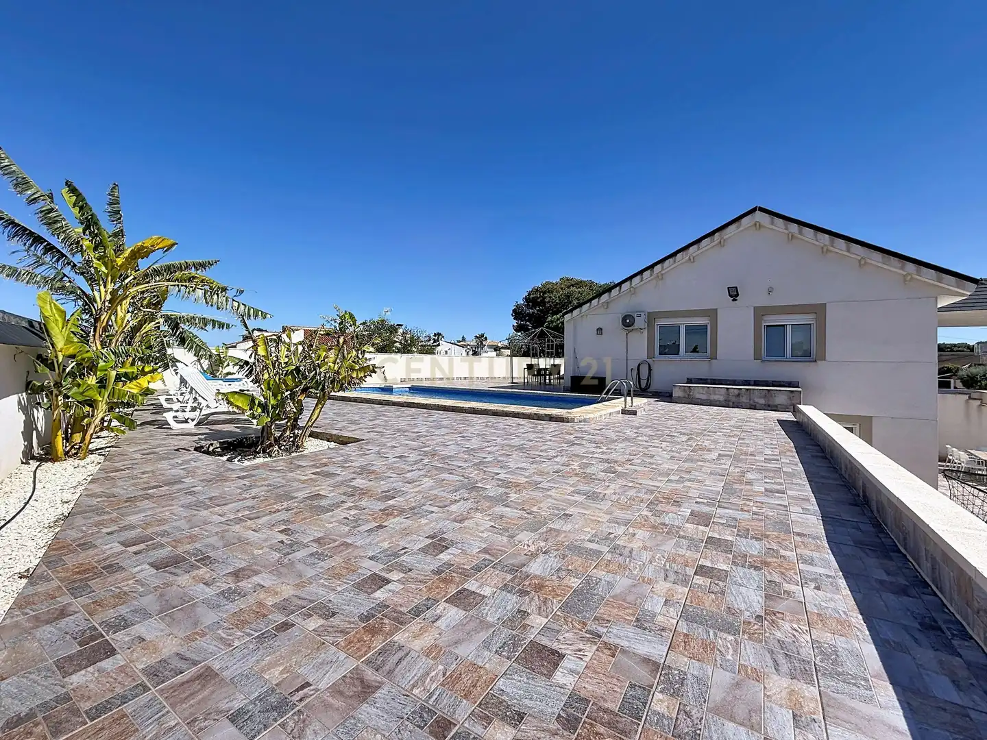 Vista exterior de Casa o chalet en venta en Torrevieja con Aire acondicionado, Trastero y Piscina