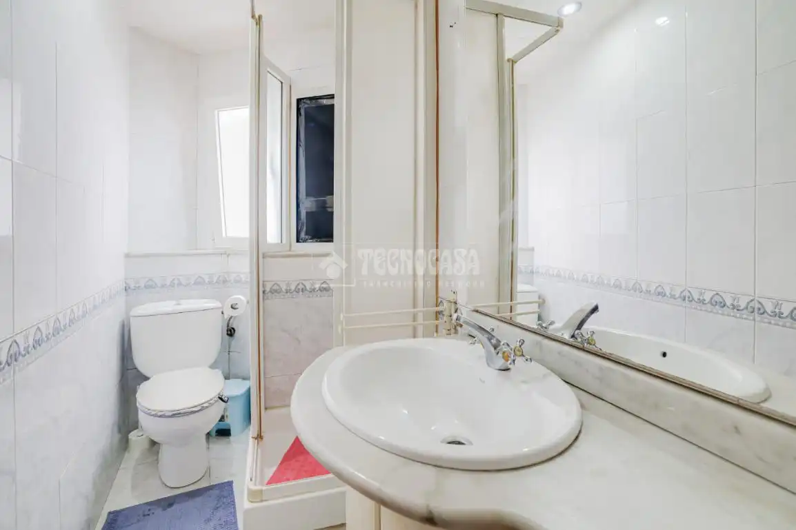 Bathroom of Flat for sale in Ripollet  with Air Conditioner and Balcony