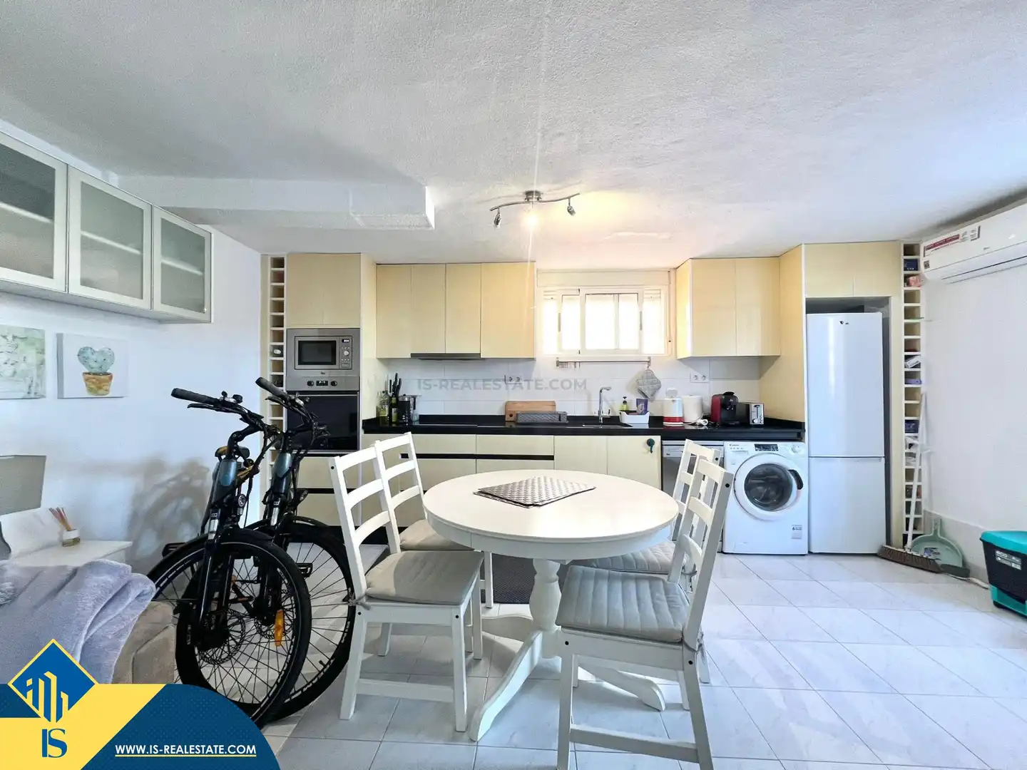 Cuina de Dúplex en venda en Torrevieja amb Terrassa i Moblat