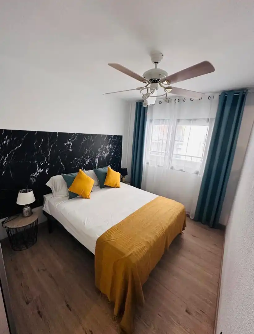 Appartamento con terrazza in vendita a Carrer d'Amadeu Vives, imagen 5