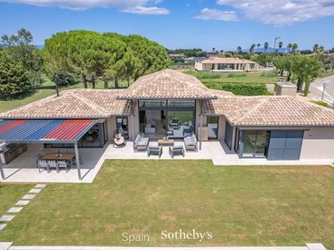 Casa con piscina in vendita a Avinguda Mas Frigol