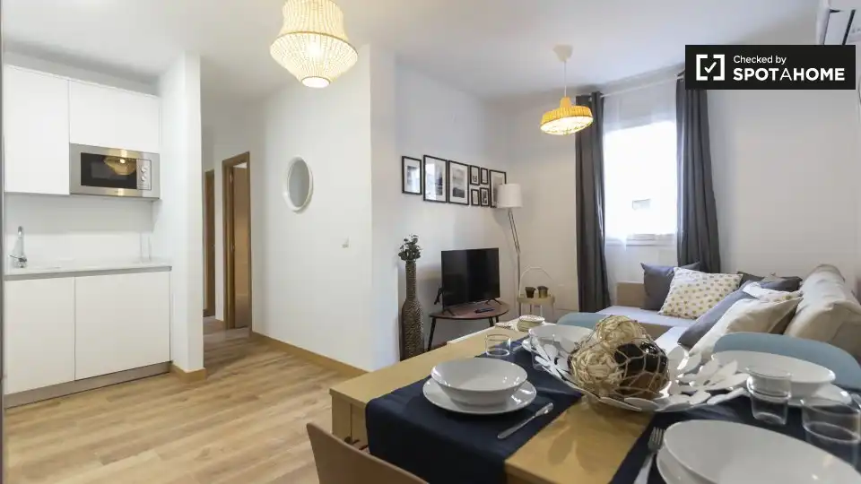 Living room of Flat for rent in Madrid  with Air Conditioner, Heating and Furnished