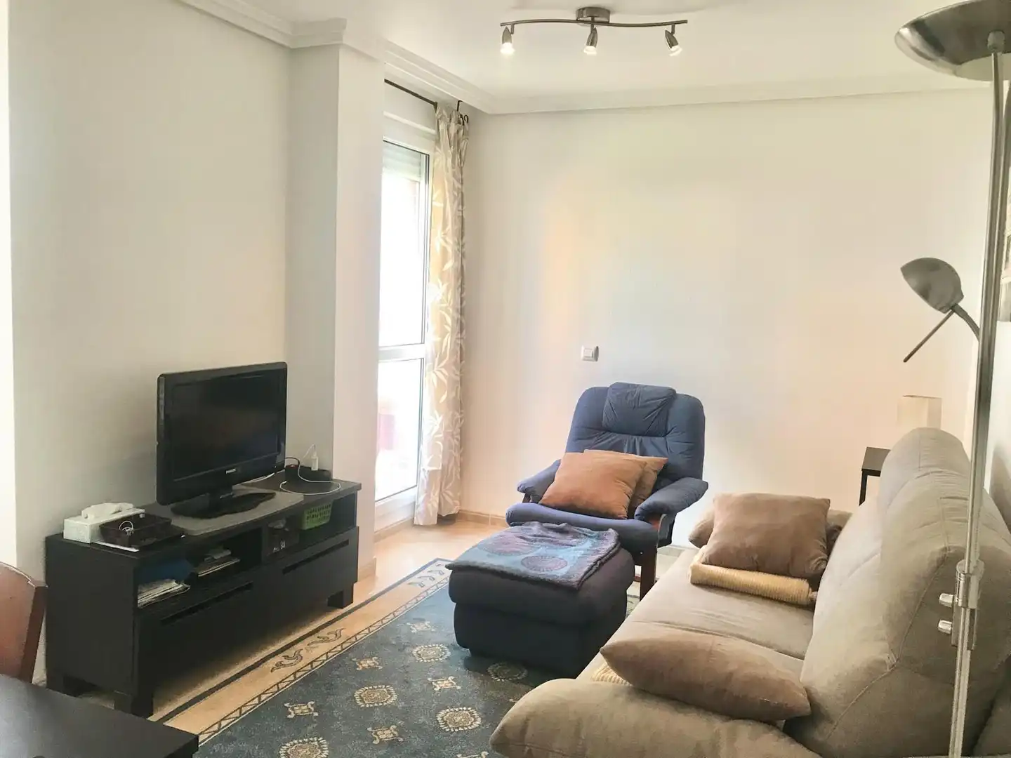 Sala de estar de Piso en venta en Noja con Calefacción, Terraza y Amueblado