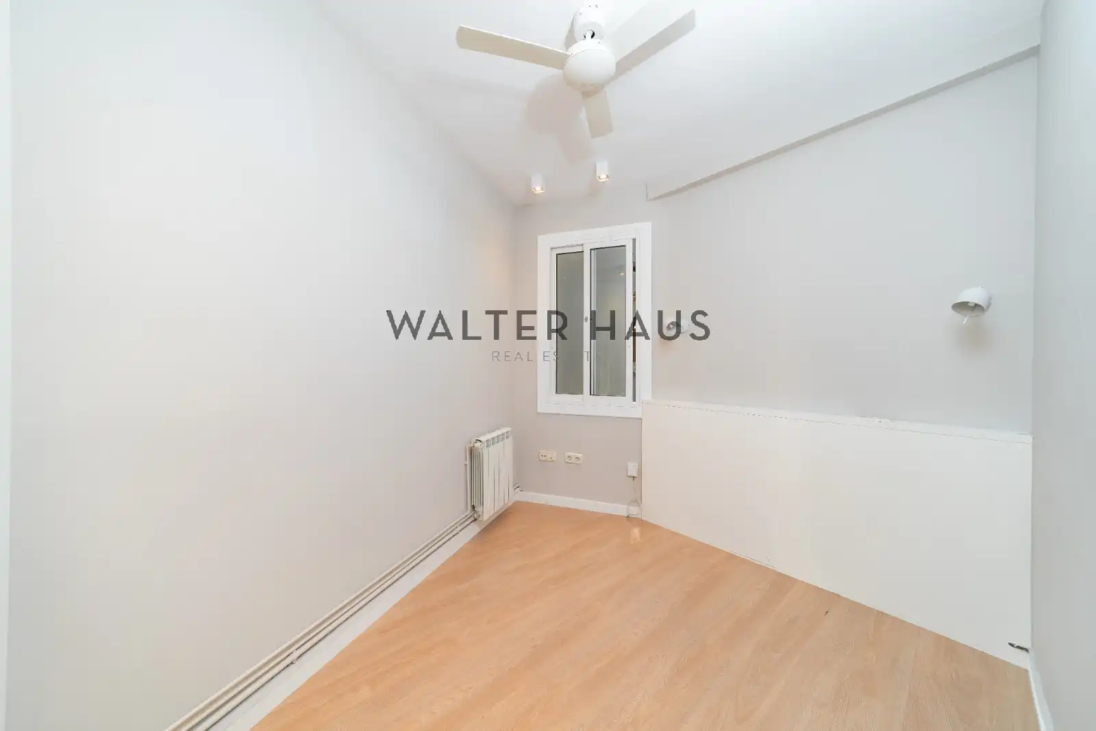 Wohnung zum Verkauf in Barcelona mit Klimaanlage, Heizung und Parkett