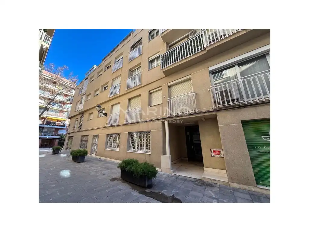 Vista exterior de Piso en venta en Barcelona con Aire acondicionado y Balcón