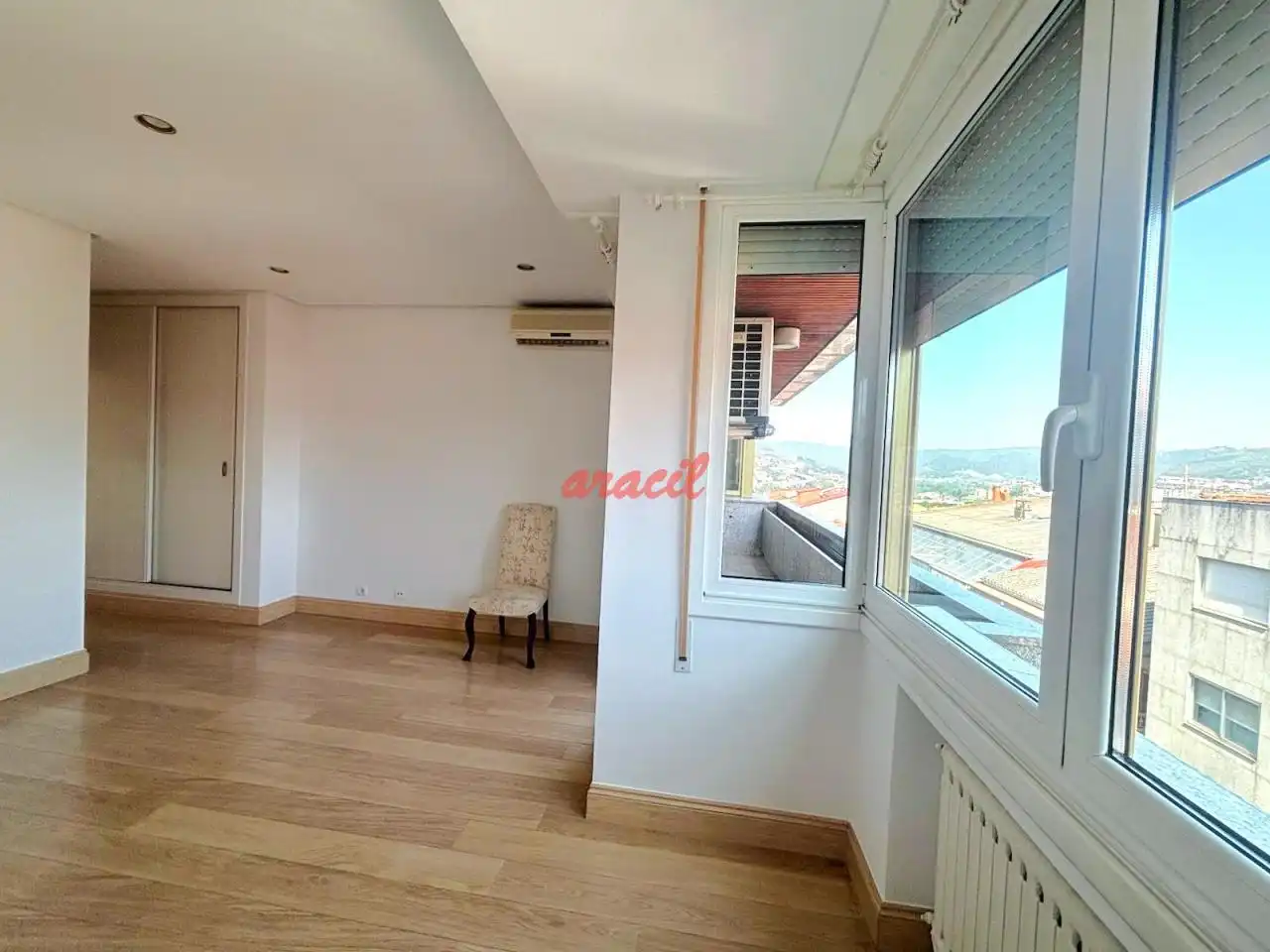 Habitación de Piso en venta en Ourense Capital  con Calefacción, Terraza y Balcón