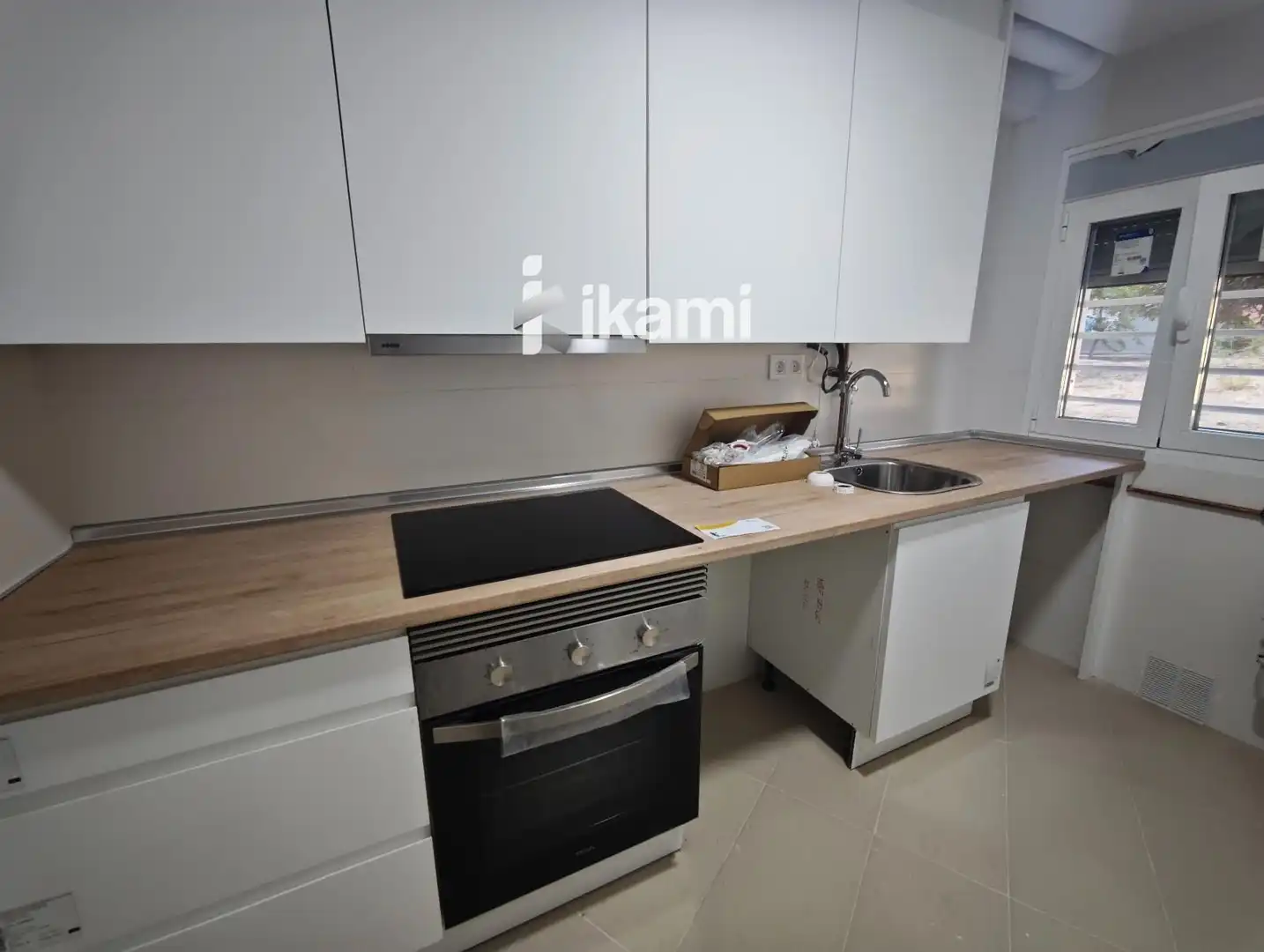 Cocina de Piso en venta en Madrid con Calefacción, Jardín privado y Amueblado