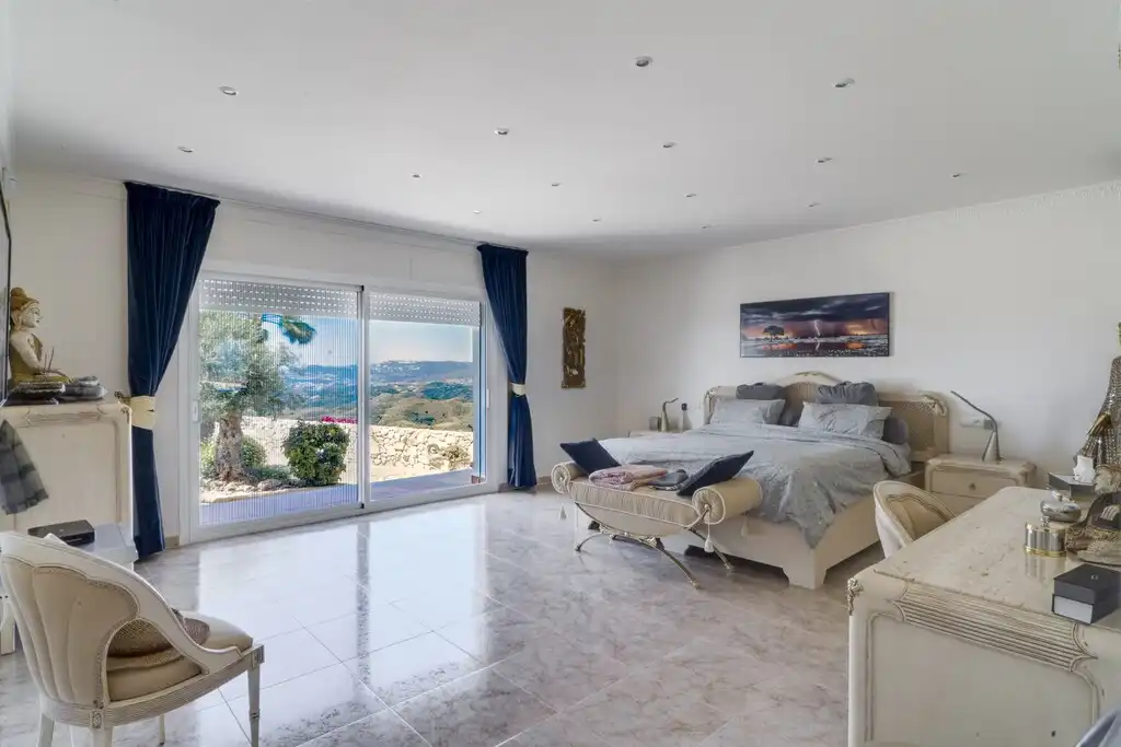 Dormitori de Casa o xalet en venda en Mijas amb Aire condicionat, Calefacció i Jardí privat