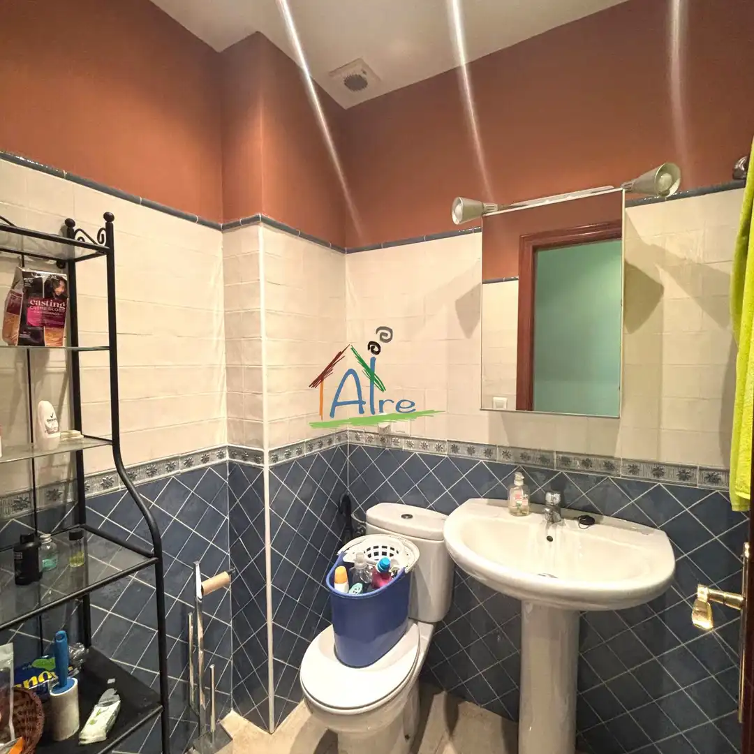 Baño de Piso en venta en Bollullos Par del Condado con Trastero, Amueblado y Piscina comunitaria