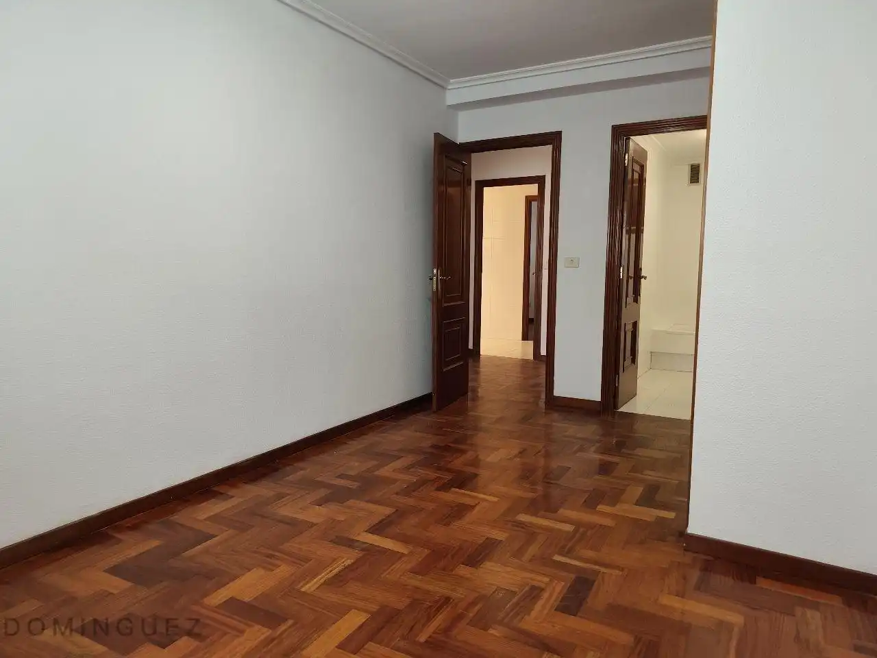Piso de alquiler en Vigo  con Calefacción, Terraza y Trastero