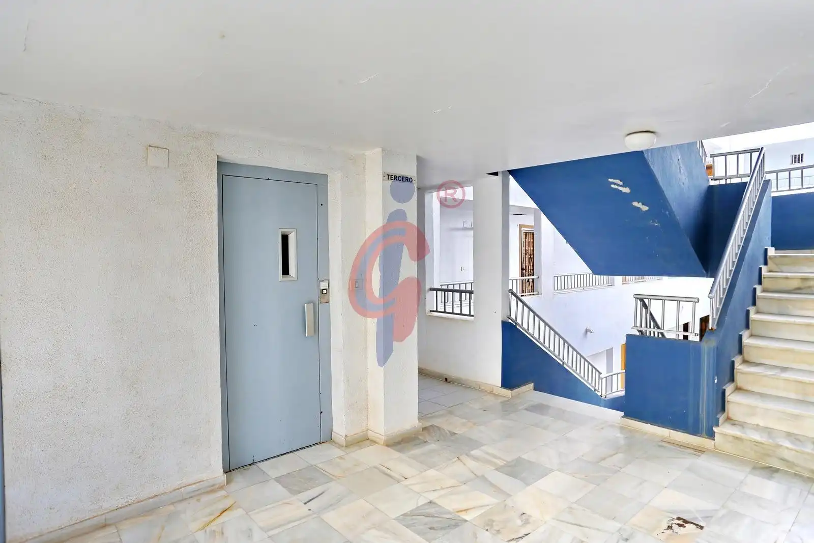 Estudio en venta en Torrevieja con Terraza y Piscina comunitaria