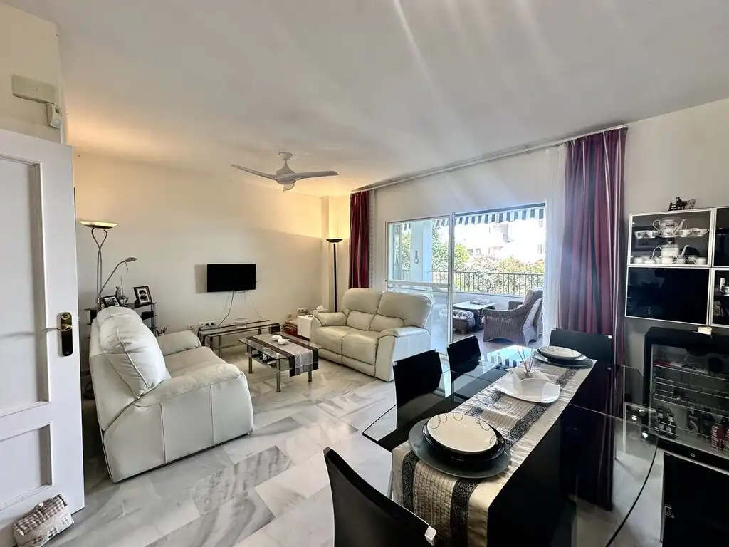 Wohnzimmer von Erdgeschoss zum Verkauf in Mijas mit Klimaanlage, Terrasse und Möbliert