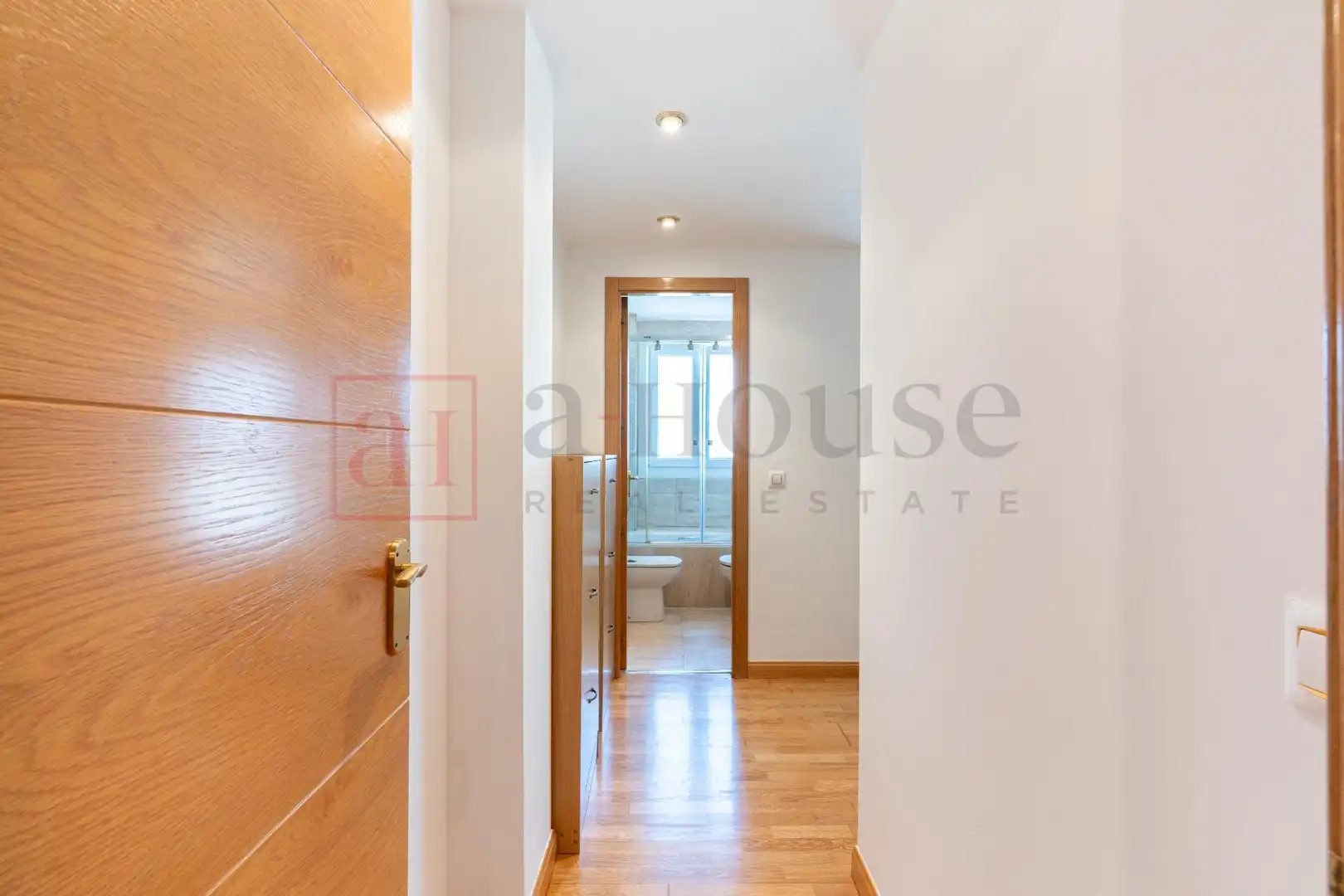 Wohnung zum Verkauf in Madrid mit Klimaanlage, Heizung und Privatgarten
