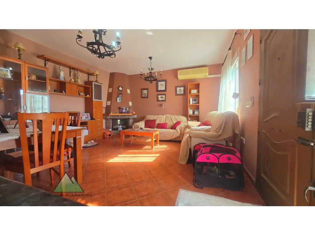 Sala d'estar de Casa o xalet en venda en Alcaucín amb Jardí privat i Terrassa